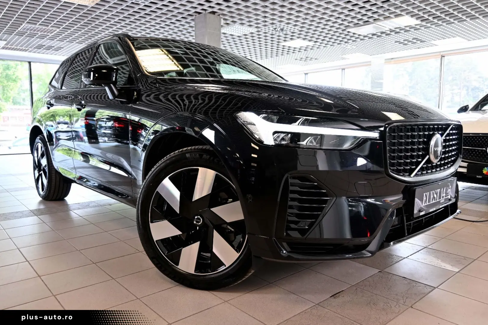 VOLVO XC60 AWD T8 H&K HUD Ultra Dark PANORAMIC 360C