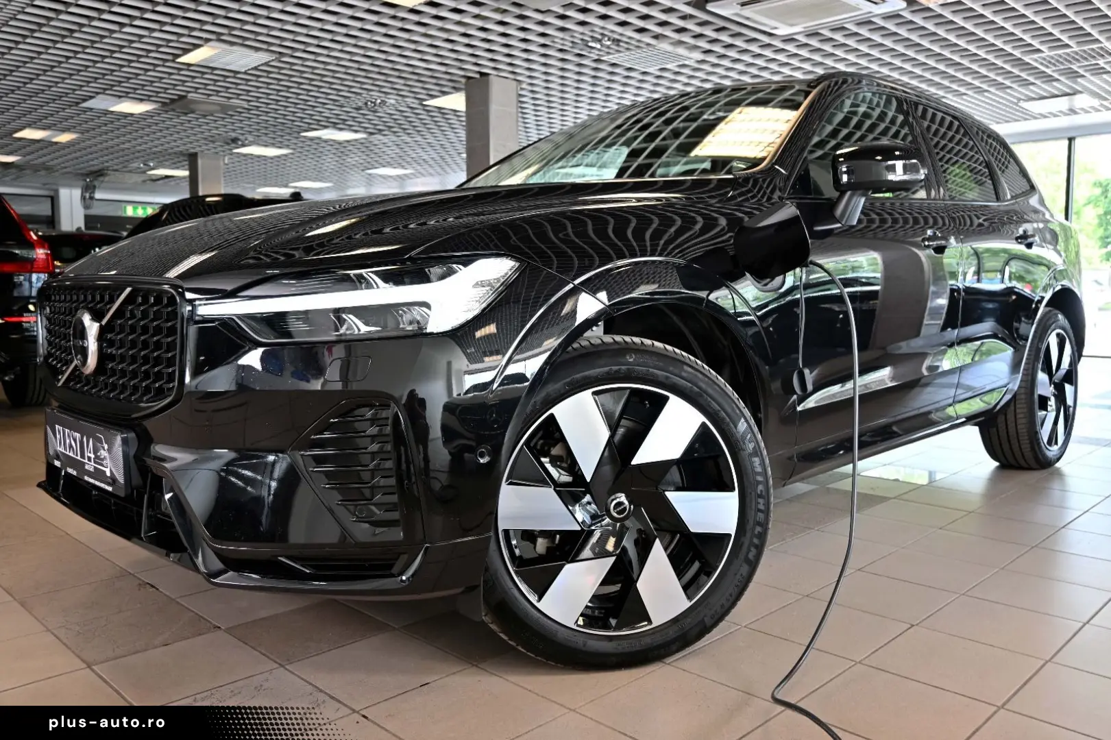 VOLVO XC60 AWD T8 H&K HUD Ultra Dark PANORAMIC 360C