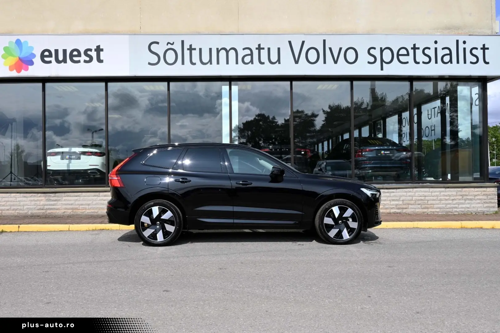 VOLVO XC60 AWD T8 H&K HUD Ultra Dark PANORAMIC 360C