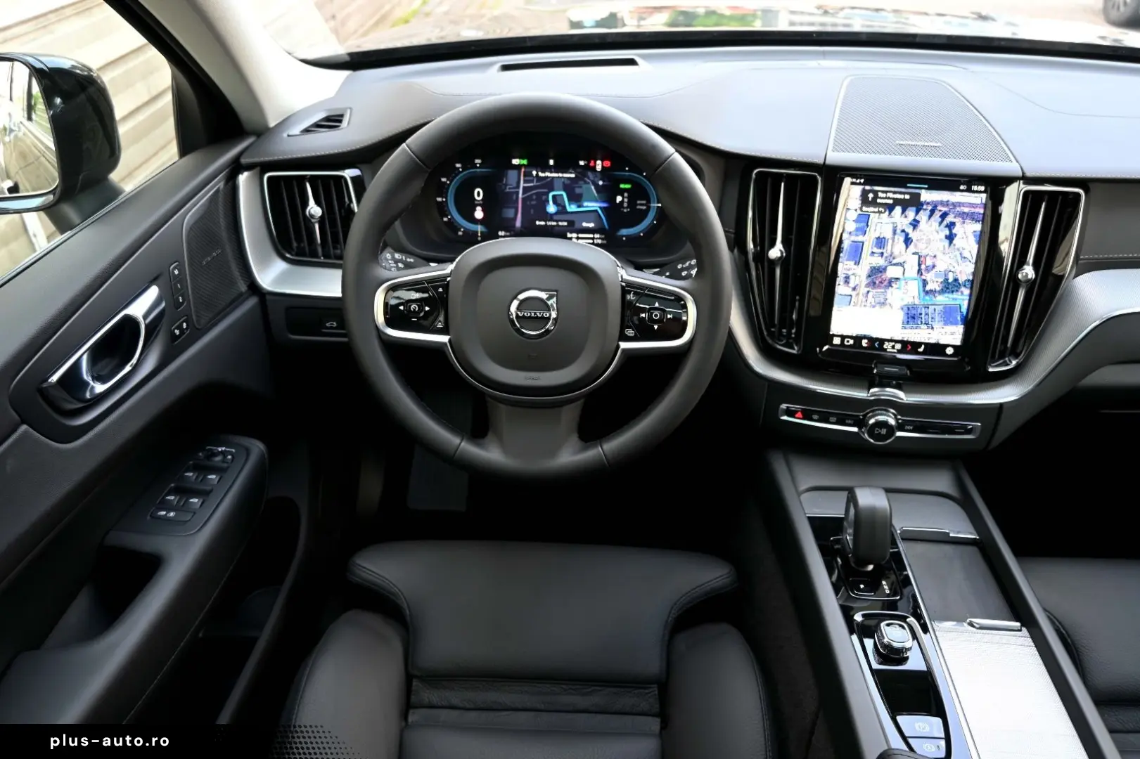 VOLVO XC60 AWD T8 H&K HUD Ultra Dark PANORAMIC 360C