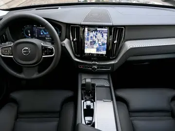 VOLVO XC60 AWD T8 H&K HUD Ultra Dark PANORAMIC 360C