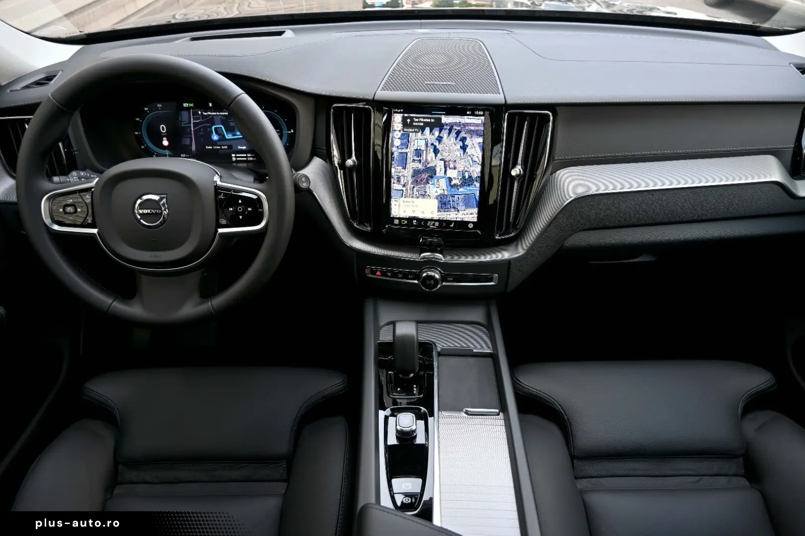 VOLVO XC60 AWD T8 H&K HUD Ultra Dark PANORAMIC 360C