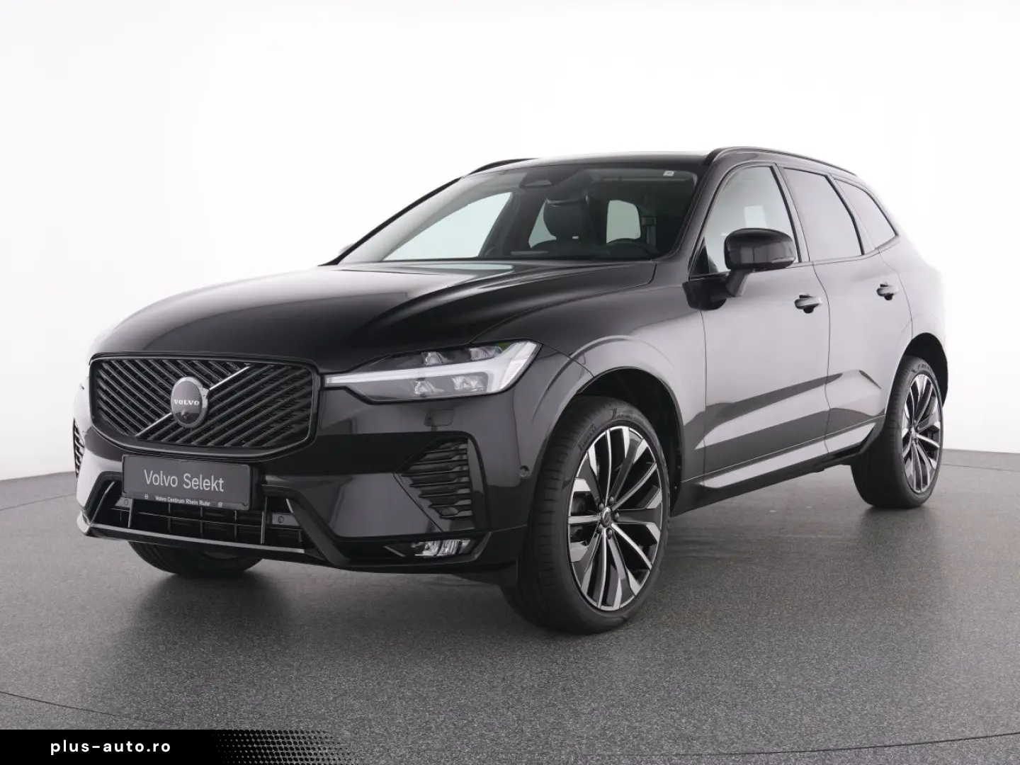VOLVO XC60 B5 AWD Ultra Dark  AHK LEDER PANO 360 KAM