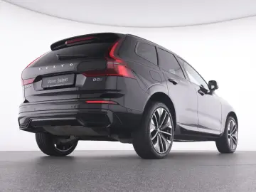 VOLVO XC60 B5 AWD Ultra Dark  AHK LEDER PANO 360 KAM