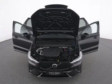 VOLVO XC60 B5 AWD Ultra Dark  AHK LEDER PANO 360 KAM
