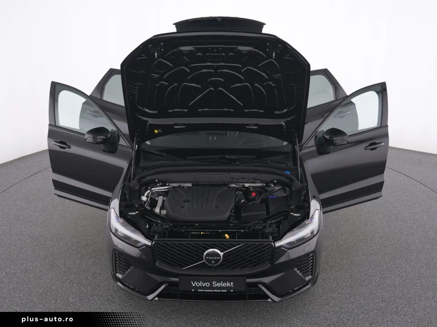 VOLVO XC60 B5 AWD Ultra Dark  AHK LEDER PANO 360 KAM