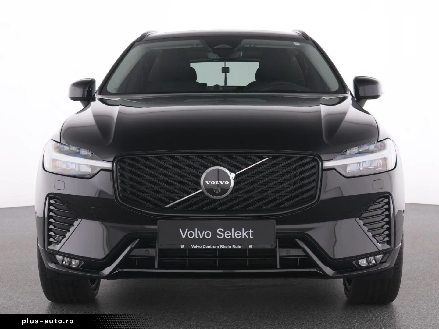 VOLVO XC60 B5 AWD Ultra Dark  AHK LEDER PANO 360 KAM
