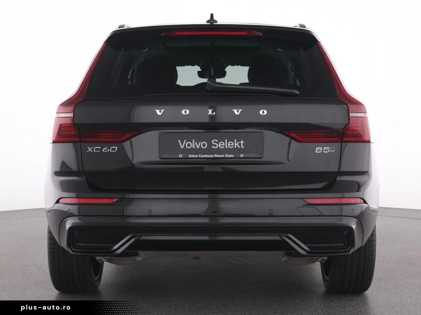 VOLVO XC60 B5 AWD Ultra Dark  AHK LEDER PANO 360 KAM
