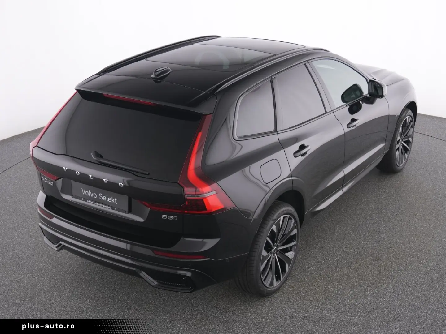 VOLVO XC60 B5 AWD Ultra Dark  AHK LEDER PANO 360 KAM