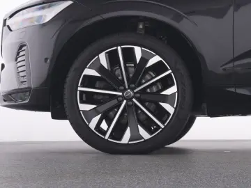 VOLVO XC60 B5 AWD Ultra Dark  AHK LEDER PANO 360 KAM