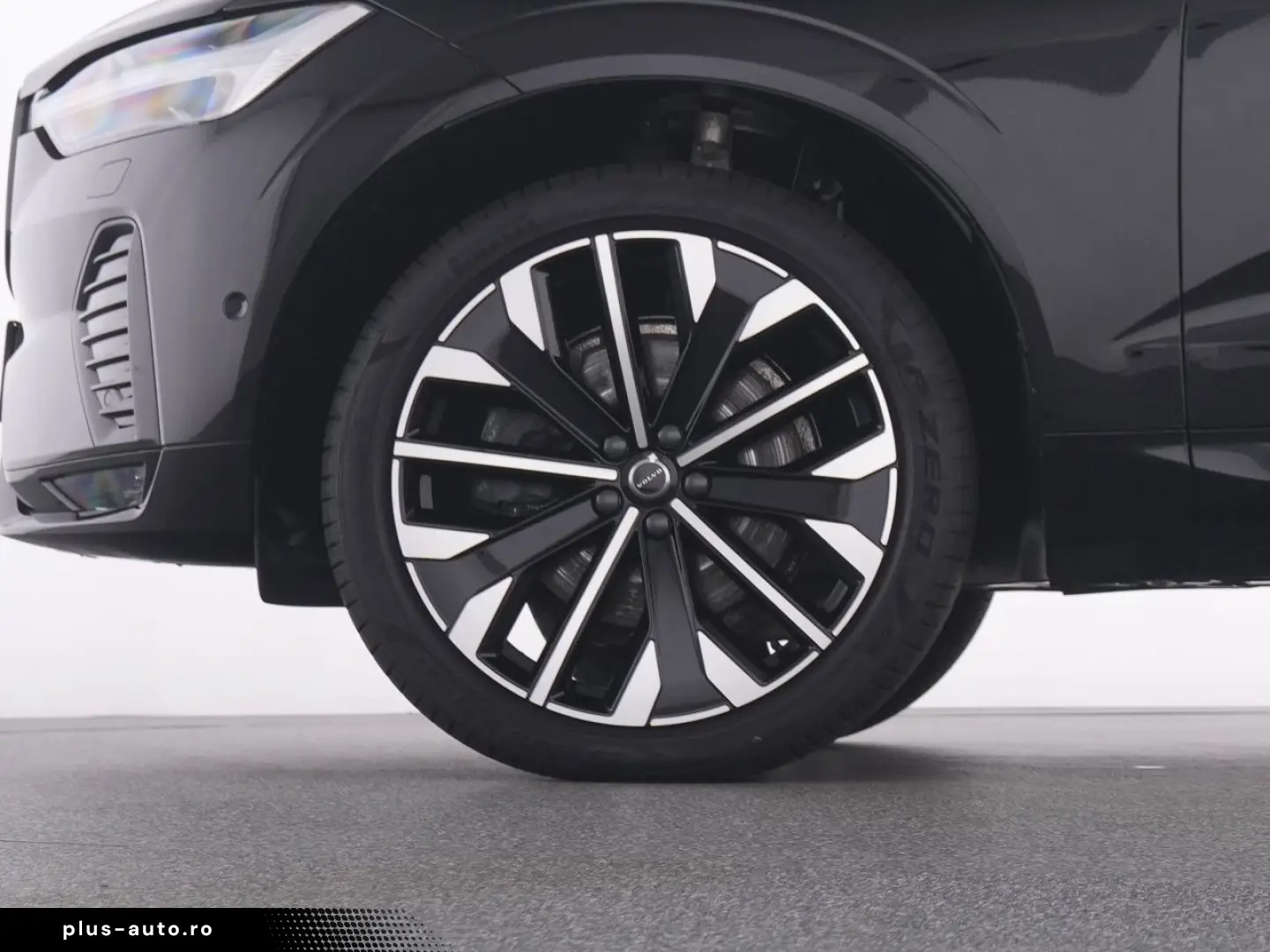 VOLVO XC60 B5 AWD Ultra Dark  AHK LEDER PANO 360 KAM
