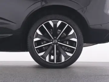 VOLVO XC60 B5 AWD Ultra Dark  AHK LEDER PANO 360 KAM