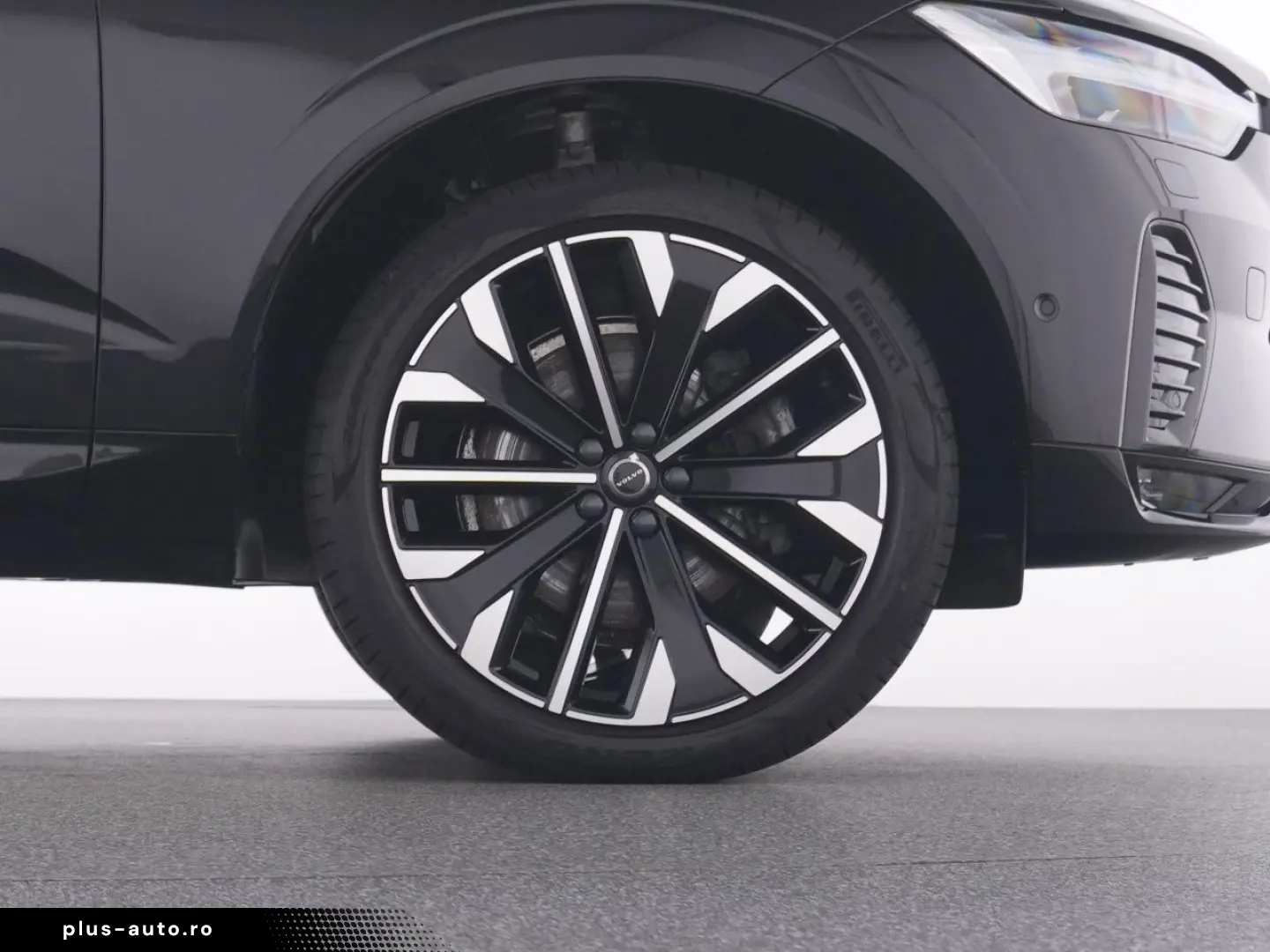 VOLVO XC60 B5 AWD Ultra Dark  AHK LEDER PANO 360 KAM