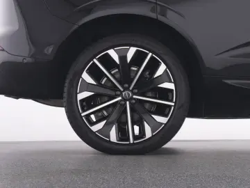 VOLVO XC60 B5 AWD Ultra Dark  AHK LEDER PANO 360 KAM