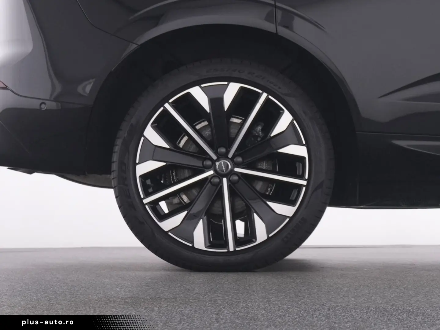 VOLVO XC60 B5 AWD Ultra Dark  AHK LEDER PANO 360 KAM