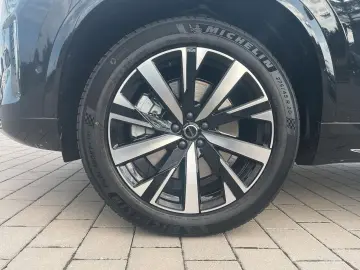VOLVO XC90 T8 AWD Core Facelift 7-Sitzer ACC BLIS