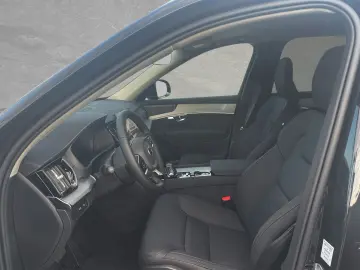 VOLVO XC90 T8 AWD Core Facelift 7-Sitzer ACC BLIS