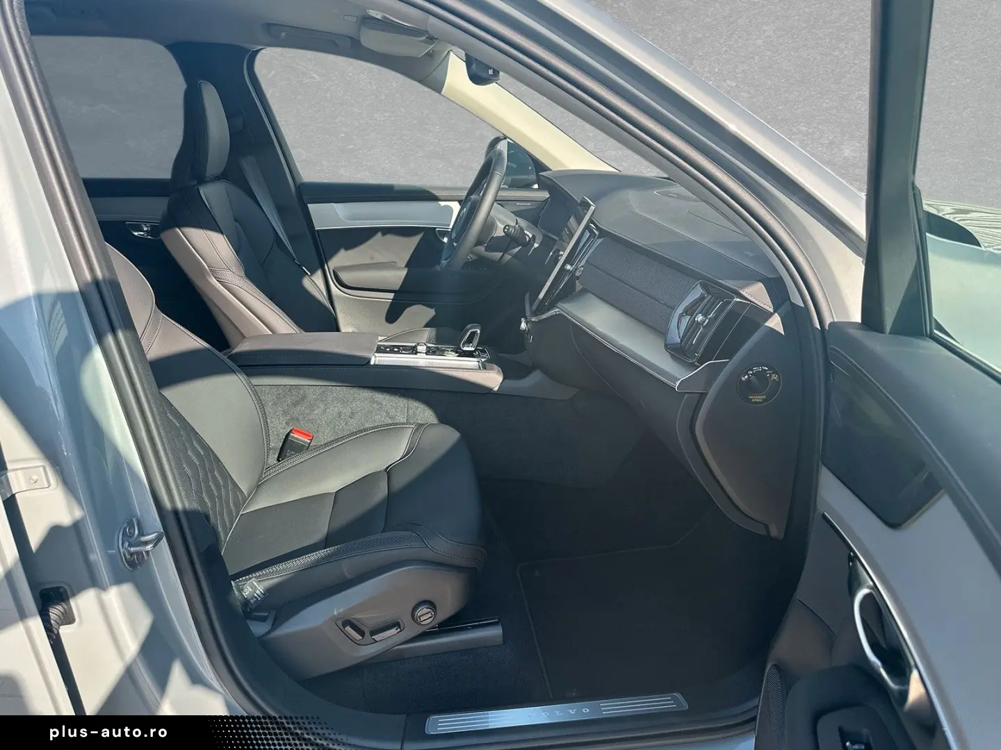 VOLVO XC90 T8 AWD Core Facelift 7-Sitzer ACC BLIS