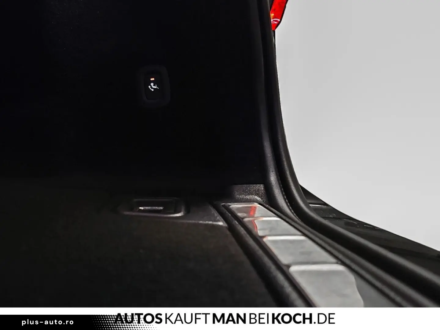 VOLVO XC60 T6 AWD Plus Black Edition Plug-In Hybid AHK