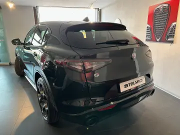 ALFA ROMEO Stelvio 2.0 Turbo Veloce Q4 AT8 AHK