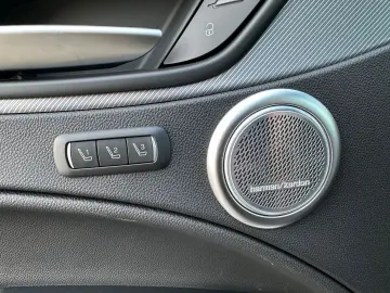 ALFA ROMEO Stelvio 2.0 Turbo Veloce Q4 AT8 AHK