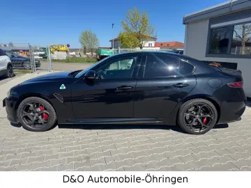 ALFA ROMEO Giulia Quadrifoglio Matrix Sparco DNA
