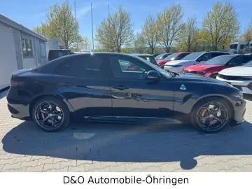 ALFA ROMEO Giulia Quadrifoglio Matrix Sparco DNA