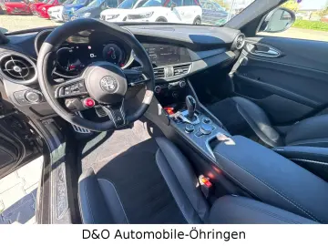 ALFA ROMEO Giulia Quadrifoglio Matrix Sparco DNA