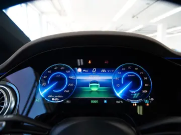 MERCEDES-BENZ 450 4Matic AMG STYLING   4xMASSAGE & SITZKLIMA