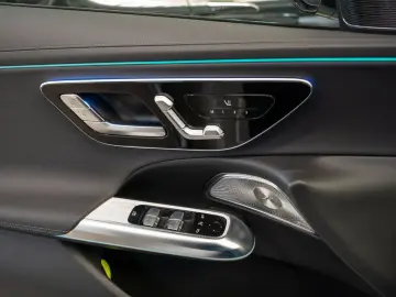 MERCEDES-BENZ E 300 de AMG Sport Premium  Distr. LED&hellip;