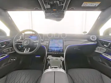 MERCEDES-BENZ CLE 300 e Coupe AMG Pano Digital Sound&hellip;