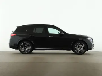 MERCEDES-BENZ GLC 200 d 4M AMG Digital Light Night MBUX Pano