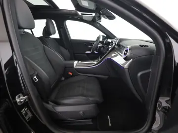 MERCEDES-BENZ GLC 200 d 4M AMG Digital Light Night MBUX Pano