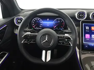 MERCEDES-BENZ GLC 200 d 4M AMG Digital Light Night MBUX Pano