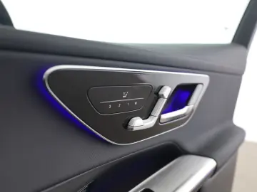 MERCEDES-BENZ GLC 200 d 4M AMG Digital Light Night MBUX Pano