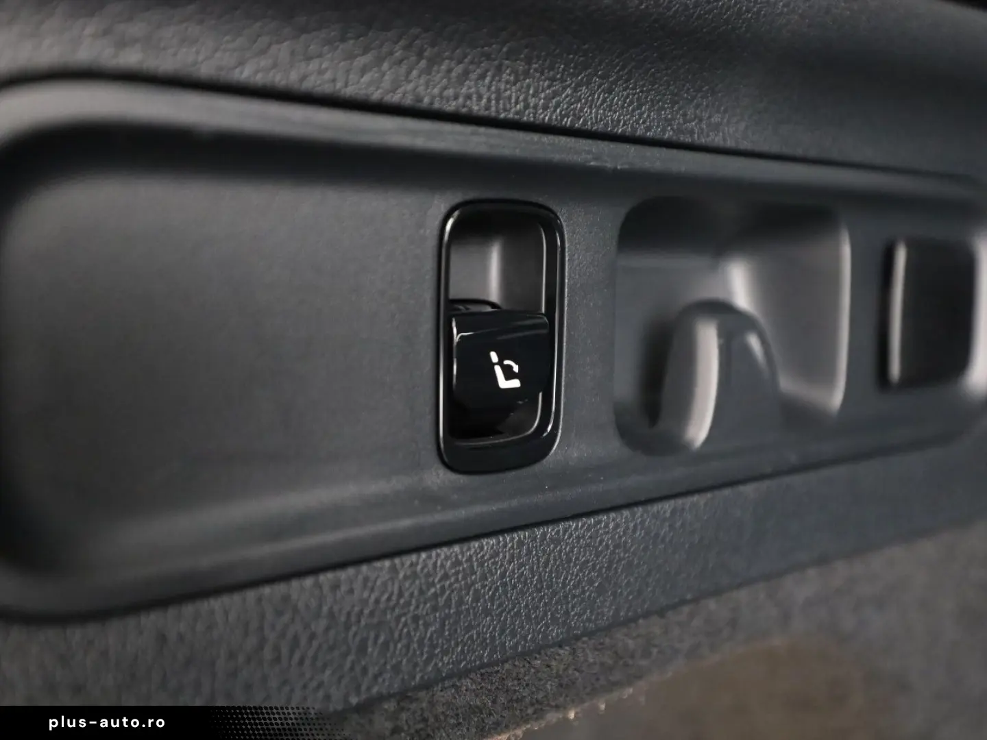 MERCEDES-BENZ GLC 200 d 4M AMG Digital Light Night MBUX Pano