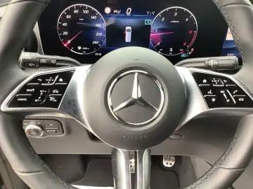 MERCEDES-BENZ V 250 d Style K AMG DISTR. Navi Multibeam LED