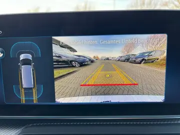 MERCEDES-BENZ V 250 d STYLE AMG LED STHZG NAVI DISTR AHK