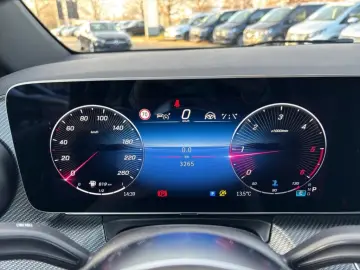 MERCEDES-BENZ V 250 d STYLE AMG LED STHZG NAVI DISTR AHK