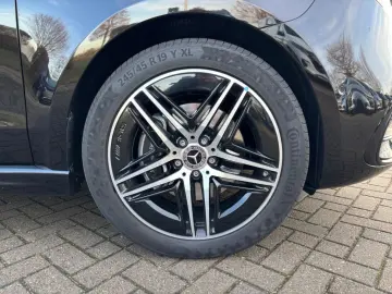MERCEDES-BENZ V 250 d STYLE AMG LED STHZG NAVI DISTR AHK