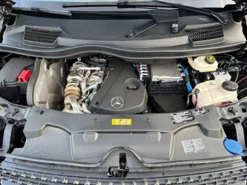 MERCEDES-BENZ V 250 d STYLE AMG LED STHZG NAVI DISTR AHK