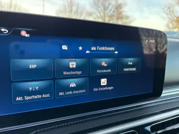 MERCEDES-BENZ V 250 d STYLE AMG LED STHZG NAVI DISTR AHK