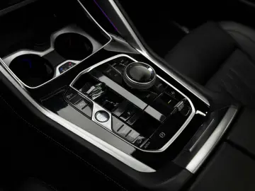 BMW X6 xDrive30d Individual Pano SKY HuD Masaj