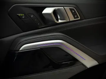 BMW X6 xDrive30d Individual Pano SKY HuD Masaj