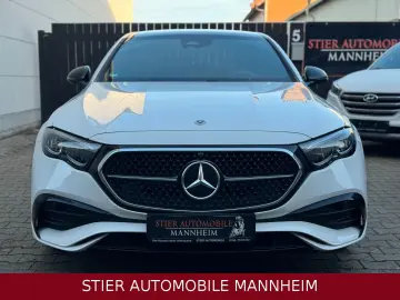 MERCEDES-BENZ E 220 d AMG Line Night PANO LEDER 23TKM KAMERA