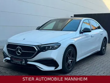 MERCEDES-BENZ E 220 d AMG Line Night PANO LEDER 23TKM KAMERA