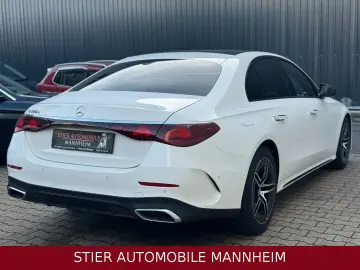 MERCEDES-BENZ E 220 d AMG Line Night PANO LEDER 23TKM KAMERA