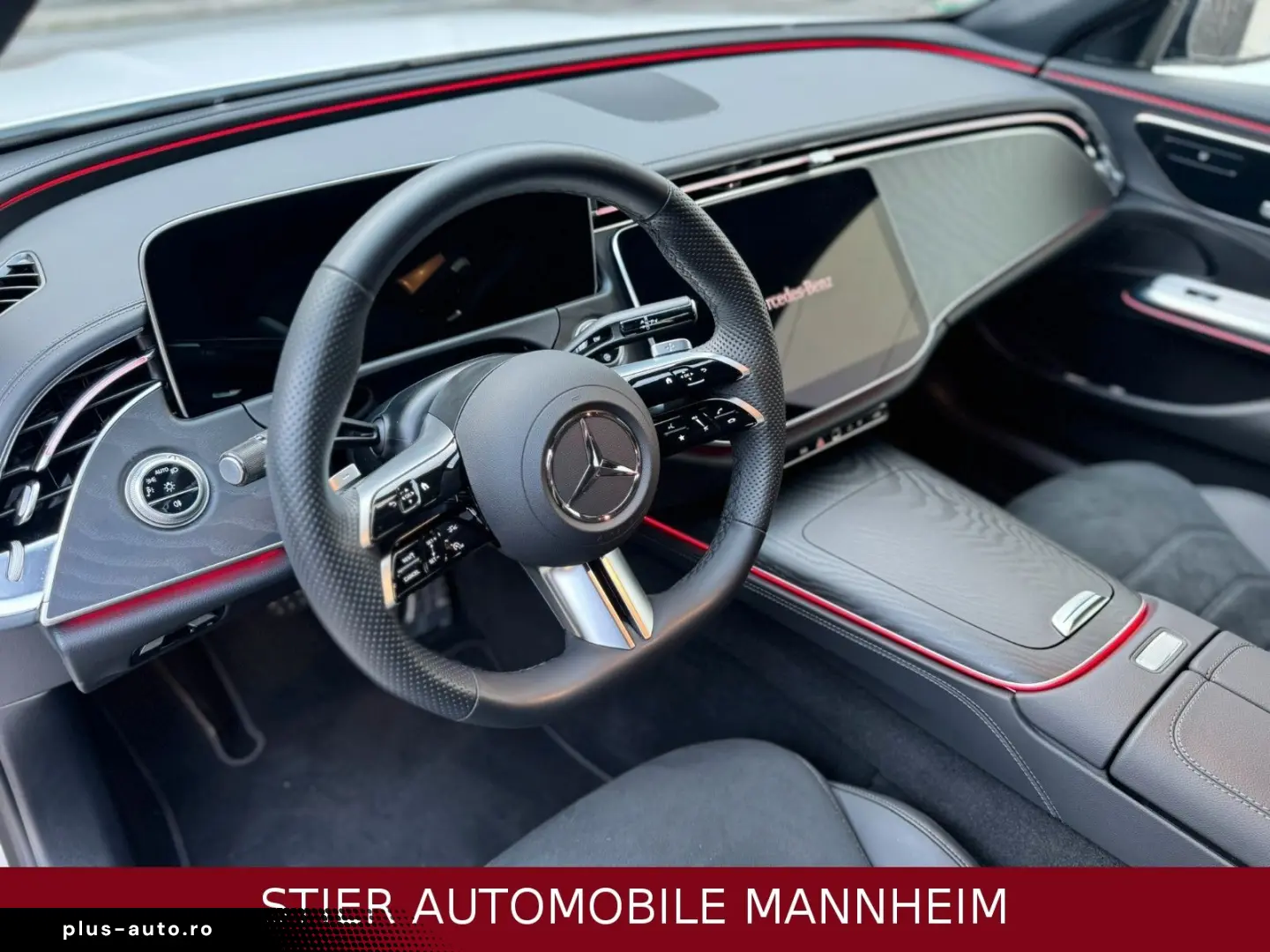 MERCEDES-BENZ E 220 d AMG Line Night PANO LEDER 23TKM KAMERA