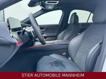 MERCEDES-BENZ E 220 d AMG Line Night PANO LEDER 23TKM KAMERA
