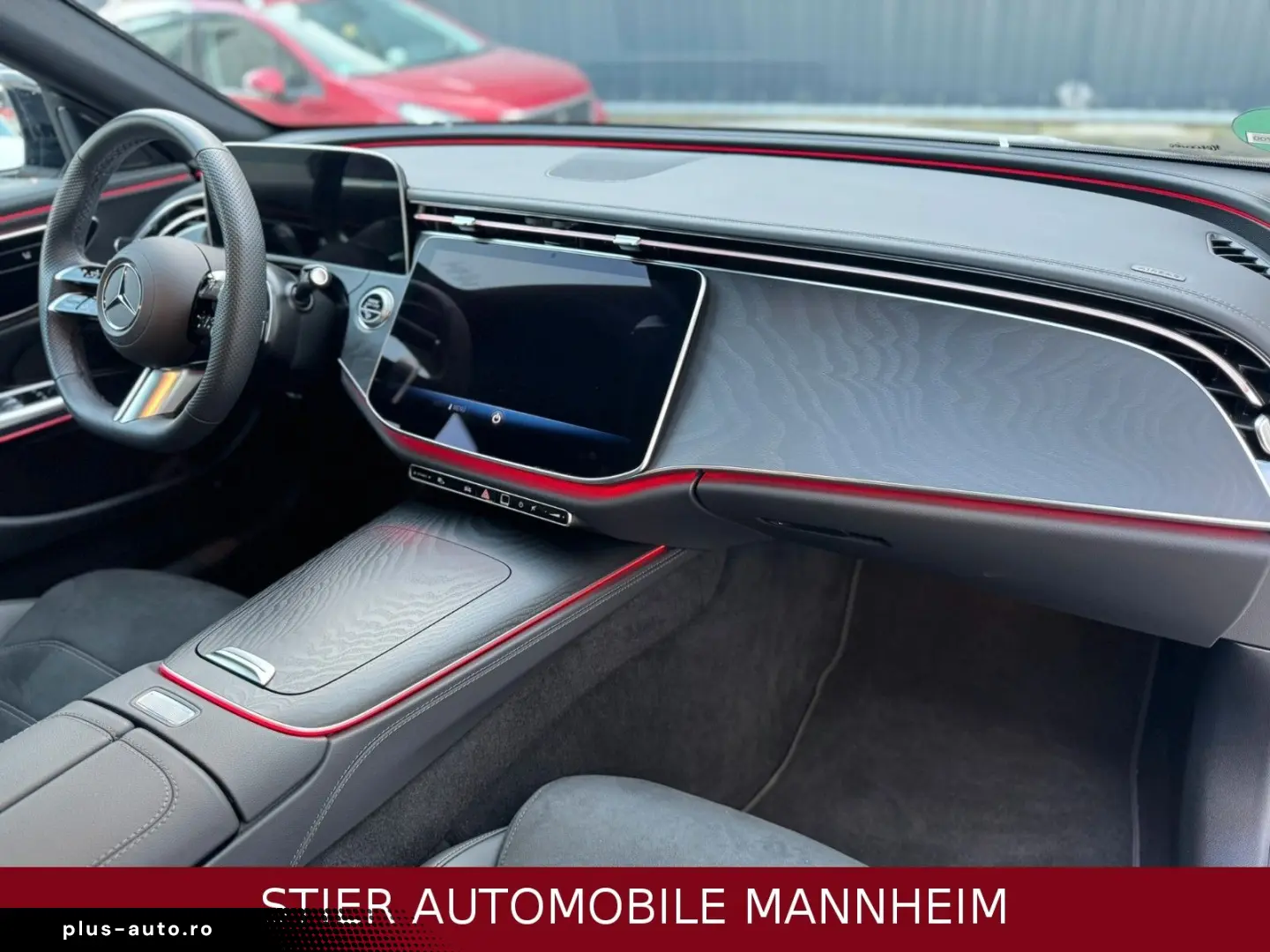 MERCEDES-BENZ E 220 d AMG Line Night PANO LEDER 23TKM KAMERA